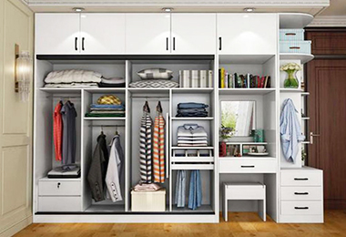 PT6 six-sided CNC drilling machine is an efficient model CNC machine tool for panel furniture production